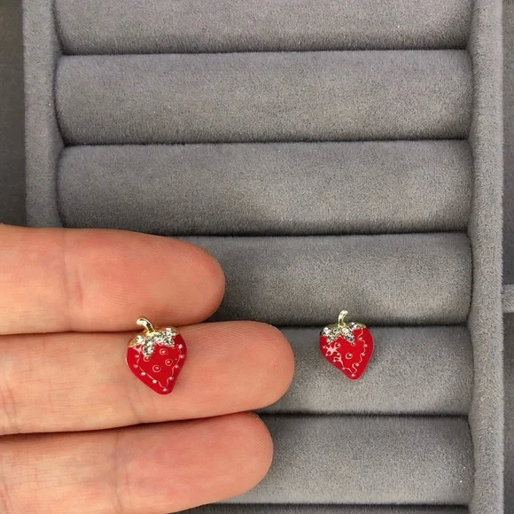 ✨Cute Red Strawberry Earrings - Picture 7 of 7
